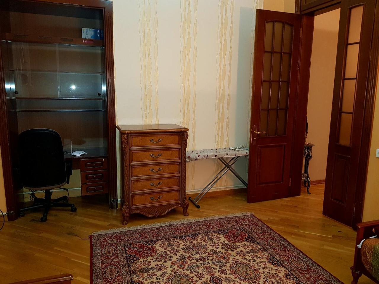 Gulluoglu Royal Suite Luxury Apartment Bakoe Buitenkant foto
