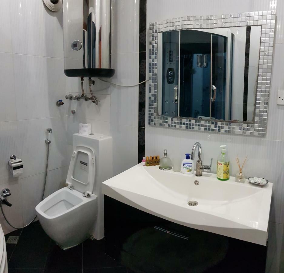 Gulluoglu Royal Suite Luxury Apartment Bakoe Buitenkant foto