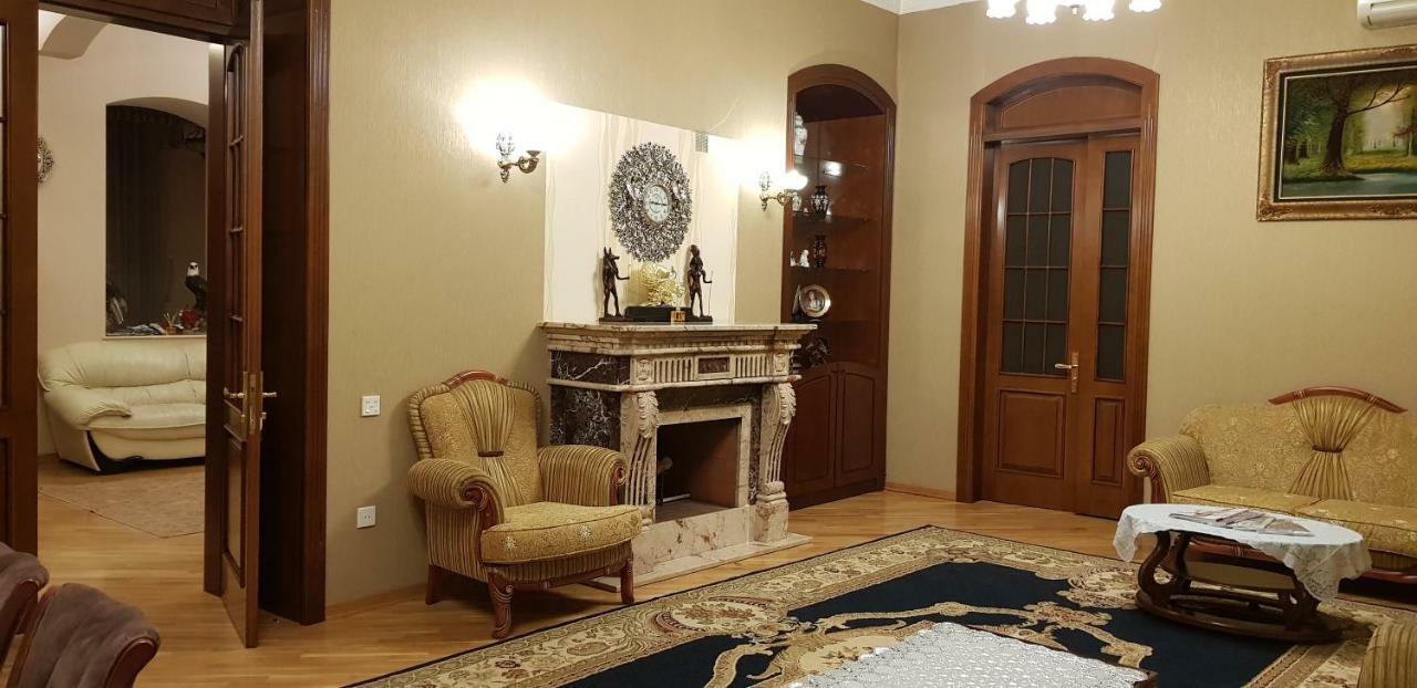 Gulluoglu Royal Suite Luxury Apartment Bakoe Buitenkant foto