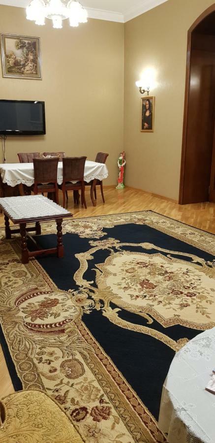 Gulluoglu Royal Suite Luxury Apartment Bakoe Buitenkant foto