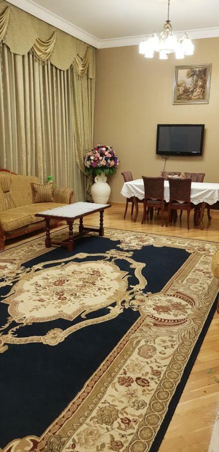 Gulluoglu Royal Suite Luxury Apartment Bakoe Buitenkant foto