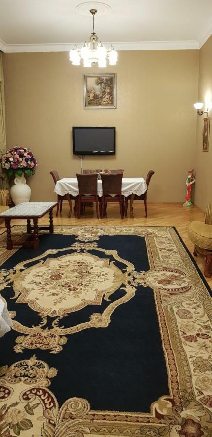 Gulluoglu Royal Suite Luxury Apartment Bakoe Buitenkant foto