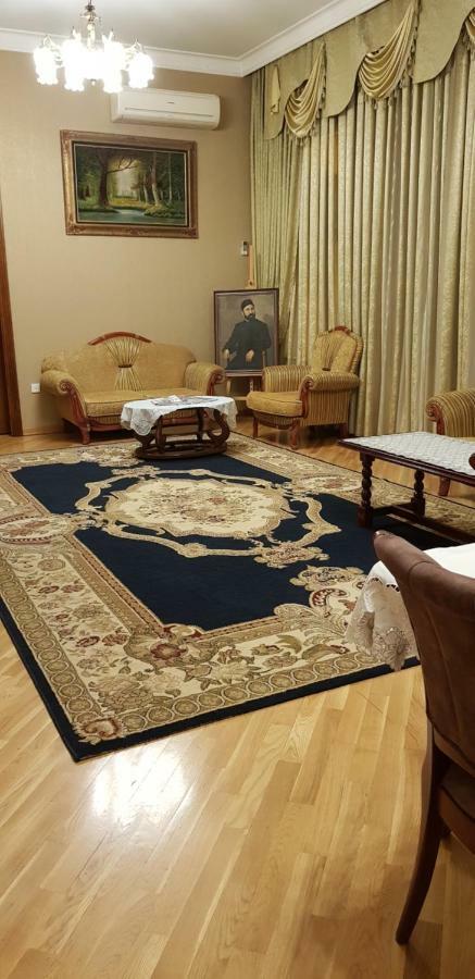 Gulluoglu Royal Suite Luxury Apartment Bakoe Buitenkant foto