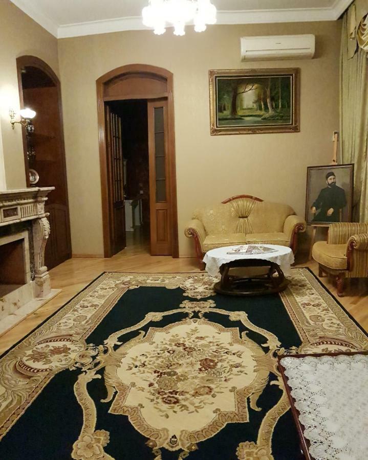Gulluoglu Royal Suite Luxury Apartment Bakoe Buitenkant foto