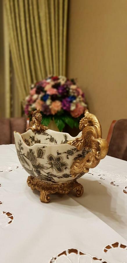 Gulluoglu Royal Suite Luxury Apartment Bakoe Buitenkant foto