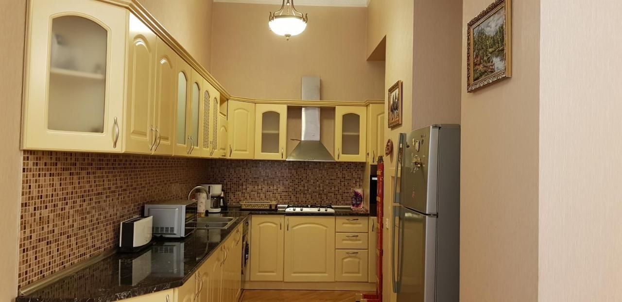 Gulluoglu Royal Suite Luxury Apartment Bakoe Buitenkant foto