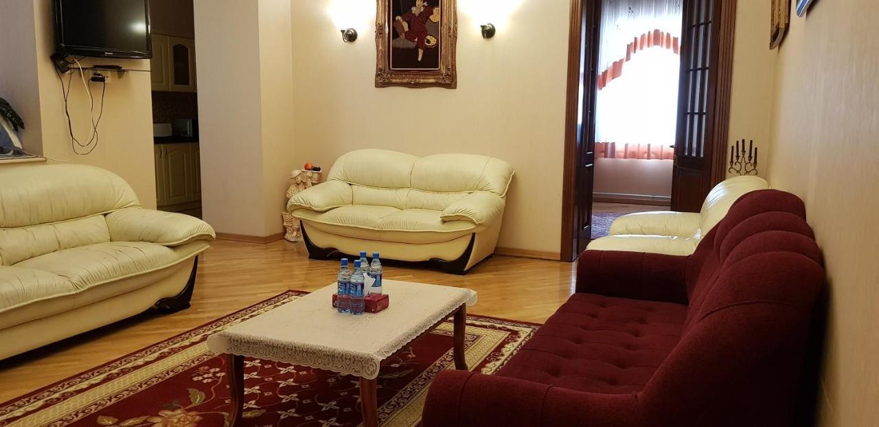 Gulluoglu Royal Suite Luxury Apartment Bakoe Buitenkant foto