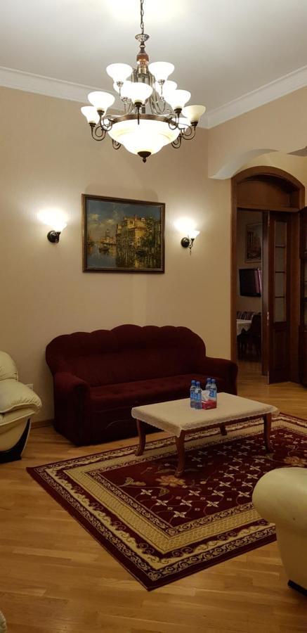 Gulluoglu Royal Suite Luxury Apartment Bakoe Buitenkant foto